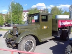 ЗИС-5   1934 года. выпускался с 1933 по 1948 гг на Автомобильном заводе имени И.В. Сталина. Один из основных транспортных автомобилей Красной Армии во время ВОВ