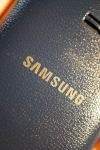 Мобильный телефон Samsung SM-B310E - шершавая и приятная на ощупь задняя поверхность