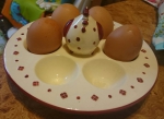 Яйца на блюде