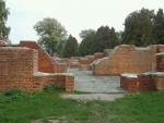 Руины казарм и зданий
