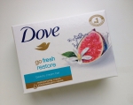 Крем-мыло Dove "Инжир и лепестки апельсина" упаковано в картонную коробочку