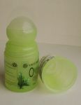 Вид на шарик освежающего дезодоранта Yves Rocher Les Jardins du Monde "Зеленый чай Китая"