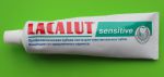 Зубная паста "Lacalut Sensitive".