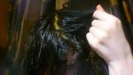 корни волос после нанесения оттеночного бальзама