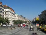 Вид на Вацлавскую площадь со стороны памятника
