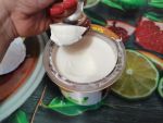 Йогурт в ложке