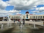 Торговый центр и фонтан в Бузулуке