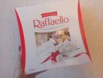 Конфеты Raffaello в упаковке