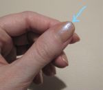 Повреждение на кончике ногтя