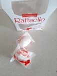 конфеты Раффаэлло и коробка