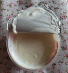 Йогурт Вкуснотеево 100% с клубникой - верхний слой густой йогурт