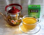 свежезаваренный зелёный чай