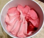 мороженое и  ягодный джем