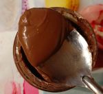 Шоколадно-ореховая Milka на ложке