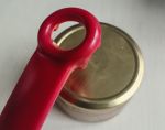 Открывалка для винтовых крышек