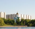 Вид на церковь Чуда Архангела Михаила в Хонех (район Братеево)