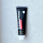 Тюбик с зубной пастой