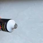 Защитная мембрана на тюбике