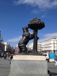 Символ Мадрида - медведь и земляничное дерево (?)