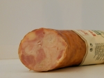 Колбаса охотничья с сыром "Кинельские колбасы" в разрезе