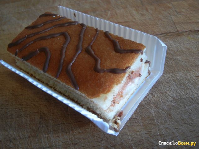 Пирожное бисквитное 7 Days Cake Bar с начинкой "Клубника"
