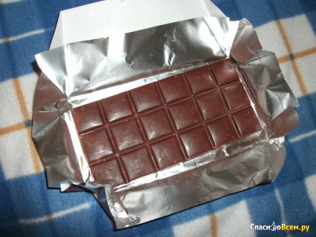 Молочный шоколад Россия "Сударушка" с изюмом и арахисом