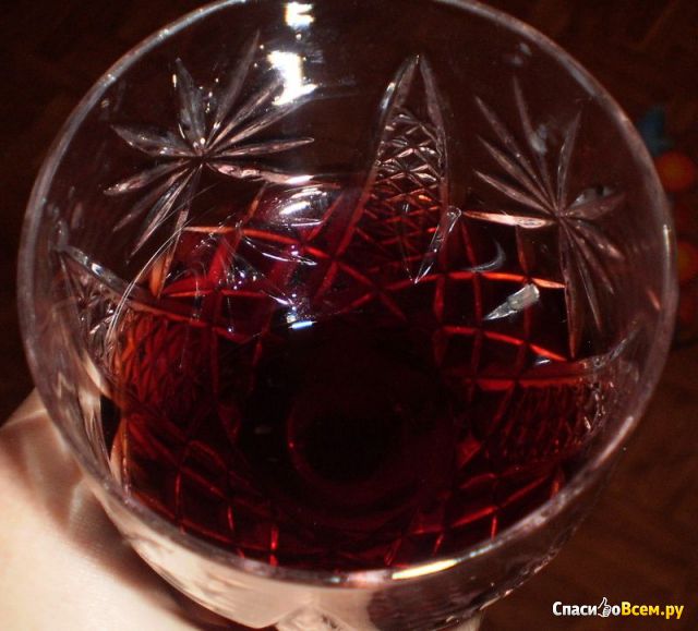 Вино столовое красное полусладкое Ариант "Кадарка"