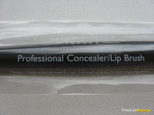 Кисть для губной помады и корректора Oriflame Professional Concealer/Lip Brush