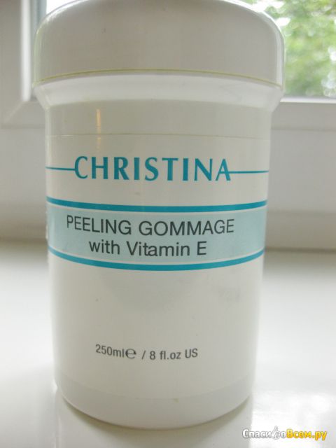 Пилинг-гоммаж с Витамином E для всех типов кожи "Christina"