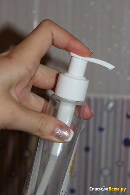 Молочная эмульсия для интимной гигиены "Cleanic Intimate" защищающая с экстрактом календулы