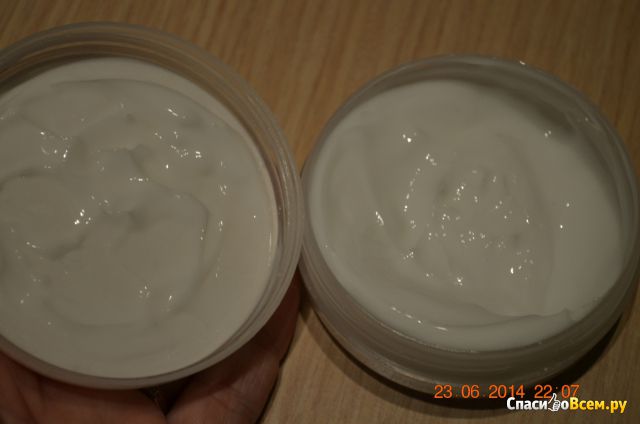 Питательный крем для лица Avon Naturals "Молоко и мед"