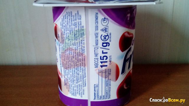 Продукт йогуртный пастеризованный Fruttis "Суперэкстра" Вишня