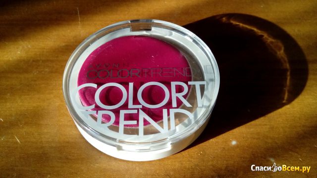 Компактная пудра  Avon Color Trend Translucent