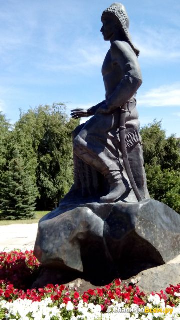 Памятник Салавату Юлаеву у дома Госсобрания Республики Башкортостан (Россия, Уфа)