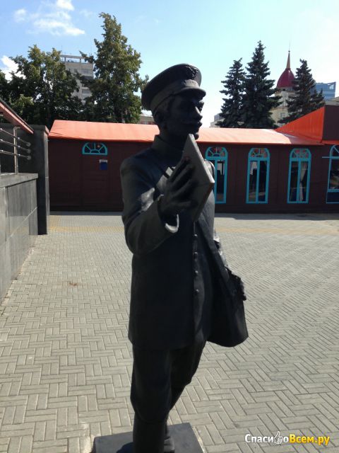 Скульптура "Почтальон" (Россия, Челябинск)