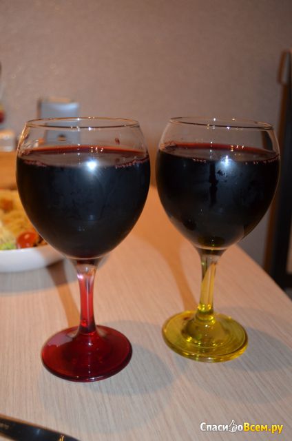Вино красное полусладкое "Киндзмараули" Батоно
