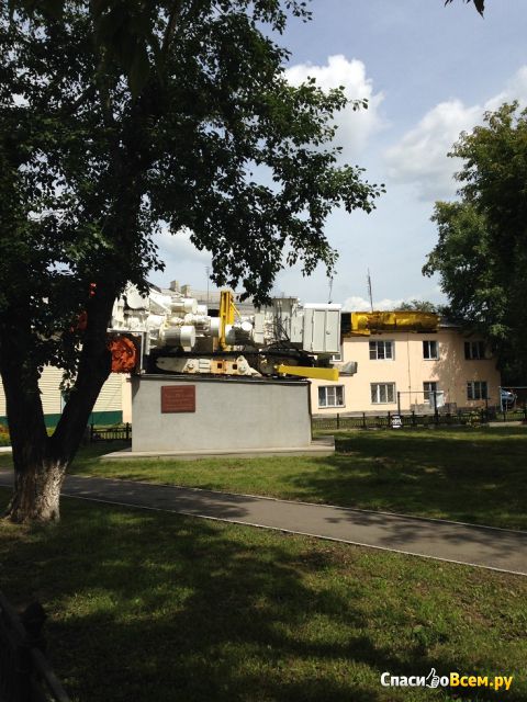 Памятник комбайну "Урал-20А" (Россия, Копейск)