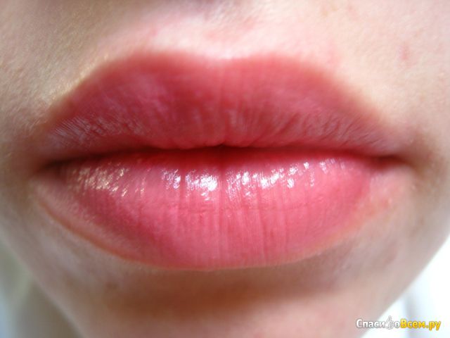 Мультиактивный бальзам для губ Oriflame Lip Spa Therapy Soft Rose "Spa-уход" SPF 8