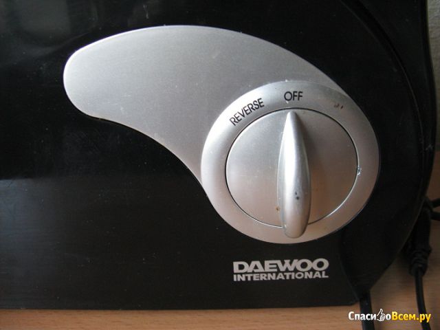 Электрическая мясорубка Daewoo DI-1930