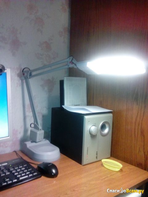 Энергосберегающая настольная лампа Vito VT-069