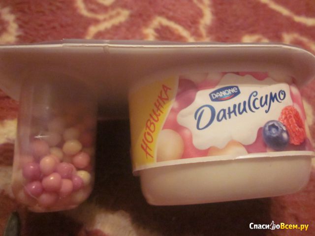 Продукт творожный Danone "Даниссимо Фантазия" Хрустящие шарики с ягодным вкусом