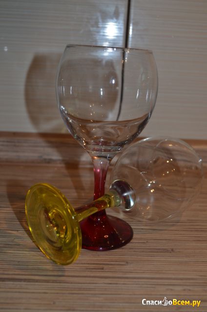 Бокал для вина Gurallar Мискет с цветной ножкой арт. MIS552 PA007H
