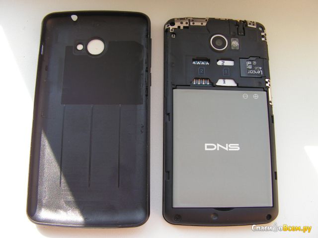Смартфон DNS S4006