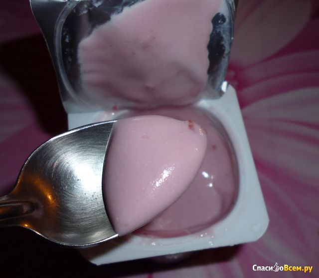 Продукт йогуртный пастеризованный Fruttis "Сливочное лакомство" Вишня