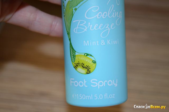 Освежающий дезодорант-спрей для ног Oriflame Feet Up Cooling Breeze "Мята и киви"