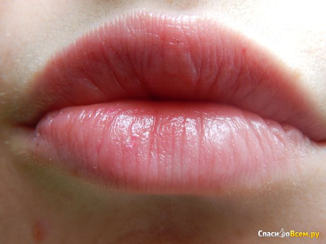 Питательный бальзам для губ Yves Rocher Redberries «Красные ягоды»