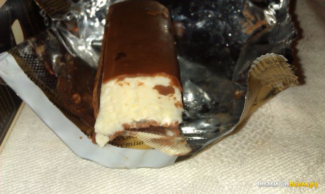 Сырок творожный с ванилью Premium глазированный в молочном шоколаде  «Преображенский»