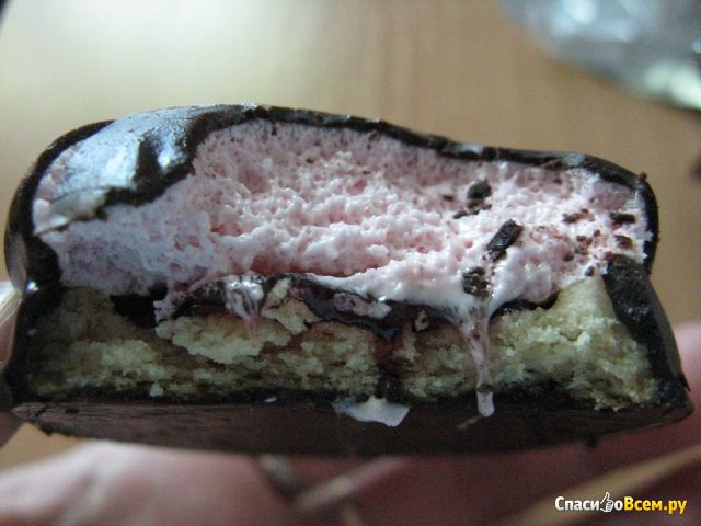 Десерт Konti Bonjour Souffle with Strawberry and Cream taste