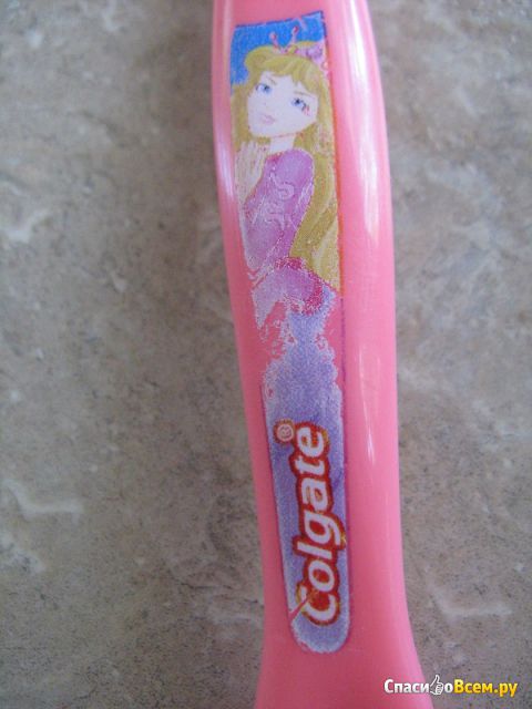 Детская зубная щетка с супер мягкими щетинками Colgate 2+
