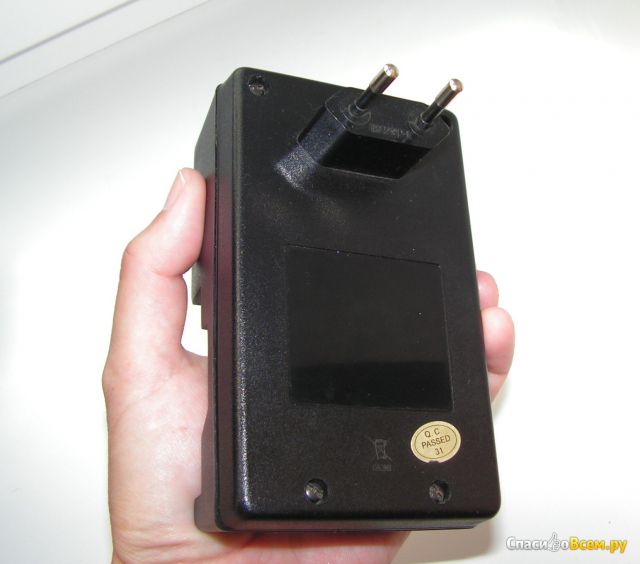 Зарядное устройство Camelion MW8168GS